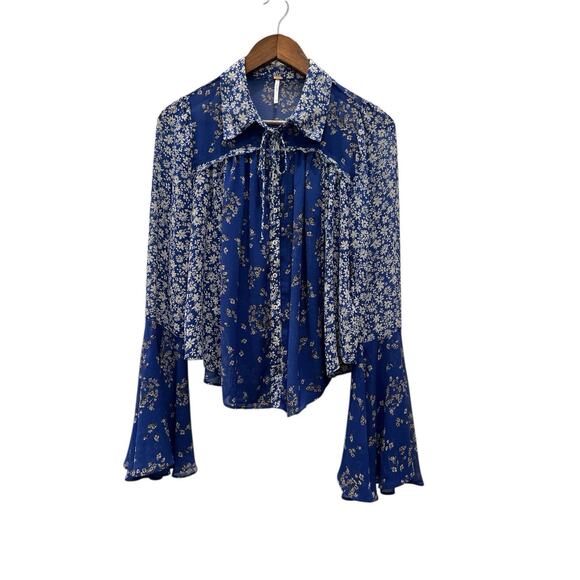 Free People Blue Floral Bell Sleeve Blouse - Size S/P Petite - Picture 1 of 6